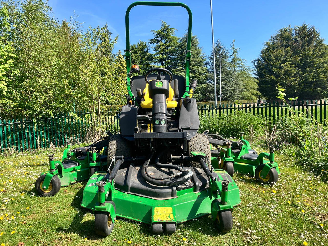John Deere 1600T Wide Area Mower - Косачка за трева: снимка 4 John Deere 1600T Wide Area Mower - Косачка за трева: снимка 4