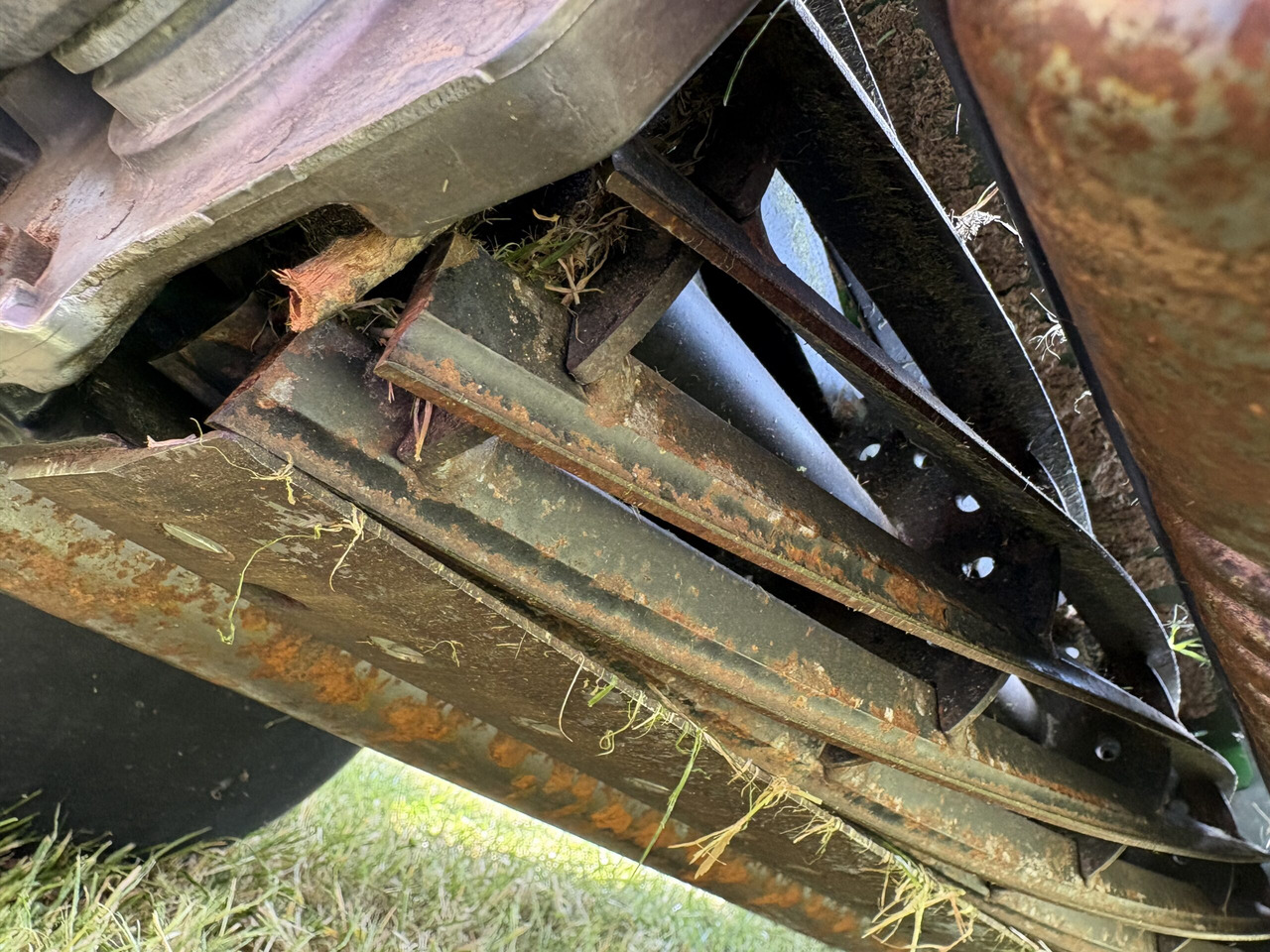Косачка за трева John Deere 2500E Greens Triple: снимка 6