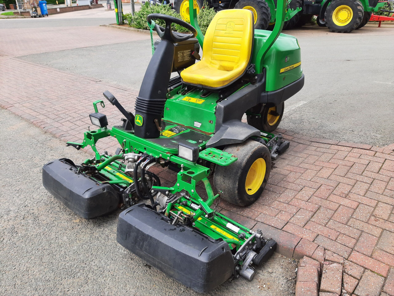 John Deere 2500E greens triple mower - Косачка за трева: снимка 1 John Deere 2500E greens triple mower - Косачка за трева: снимка 1