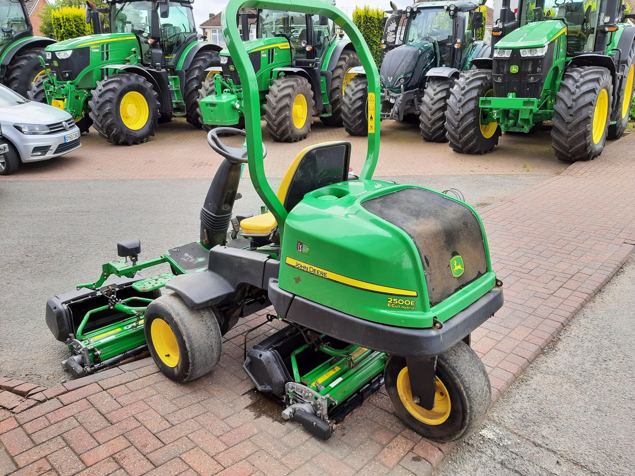 John Deere 2500E greens triple mower - Косачка за трева: снимка 5 John Deere 2500E greens triple mower - Косачка за трева: снимка 5