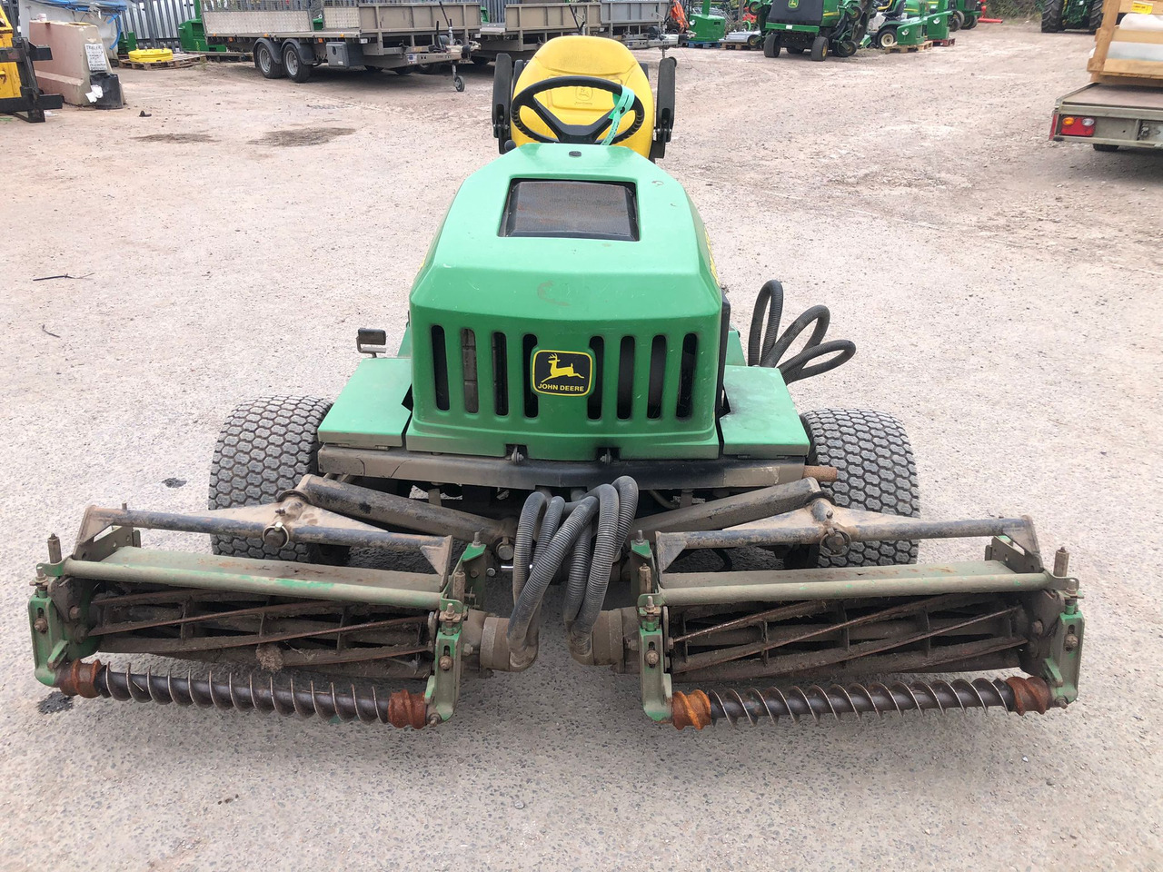 John Deere 2653A utility triple mower - Косачка за трева: снимка 3 John Deere 2653A utility triple mower - Косачка за трева: снимка 3
