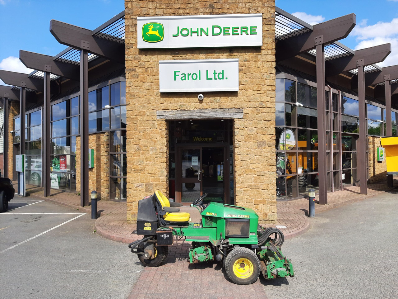 John Deere 2653A utility triple mower - Косачка за трева: снимка 2 John Deere 2653A utility triple mower - Косачка за трева: снимка 2