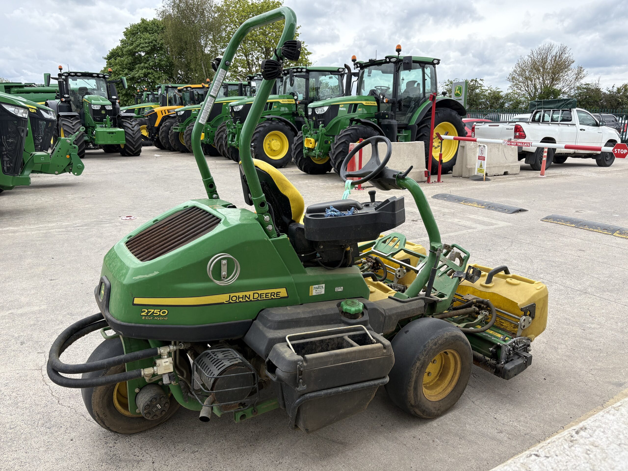 John Deere 2750E Triplex - Косачка за трева: снимка 2 John Deere 2750E Triplex - Косачка за трева: снимка 2