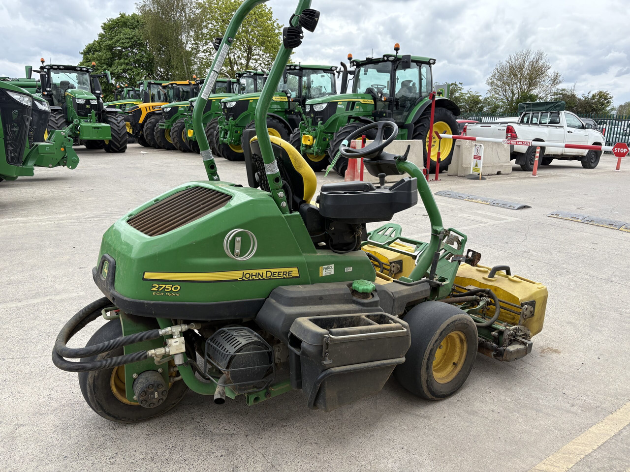 John Deere 2750E Triplex - Косачка за трева: снимка 2 John Deere 2750E Triplex - Косачка за трева: снимка 2