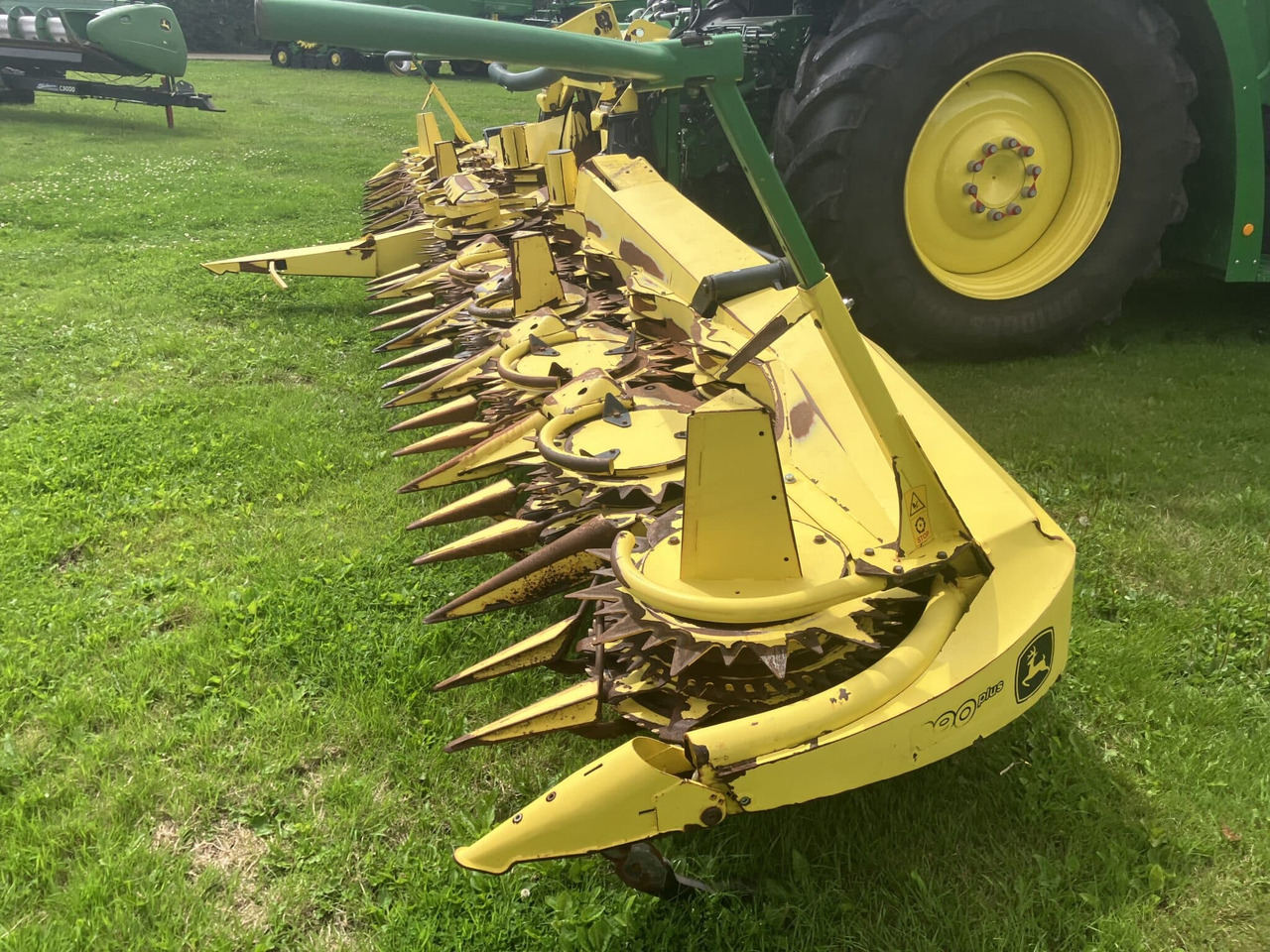 John Deere 390 Plus - Хедер за царевица: снимка 2 John Deere 390 Plus - Хедер за царевица: снимка 2
