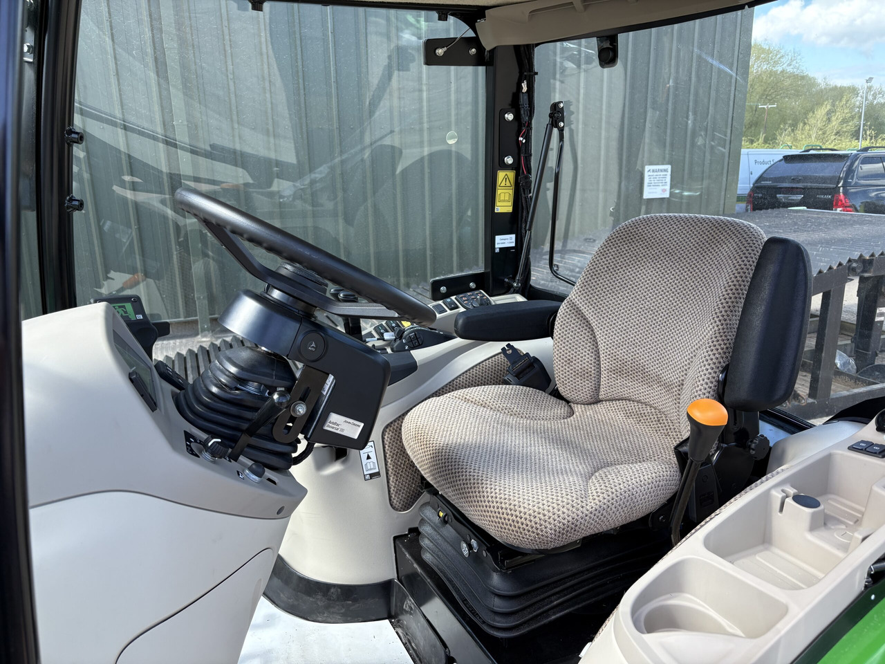 John Deere 4052R Compact Tractor - Малък трактор: снимка 5 John Deere 4052R Compact Tractor - Малък трактор: снимка 5