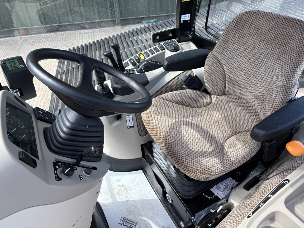 John Deere 4066R Compact Tractor - Малък трактор: снимка 5 John Deere 4066R Compact Tractor - Малък трактор: снимка 5