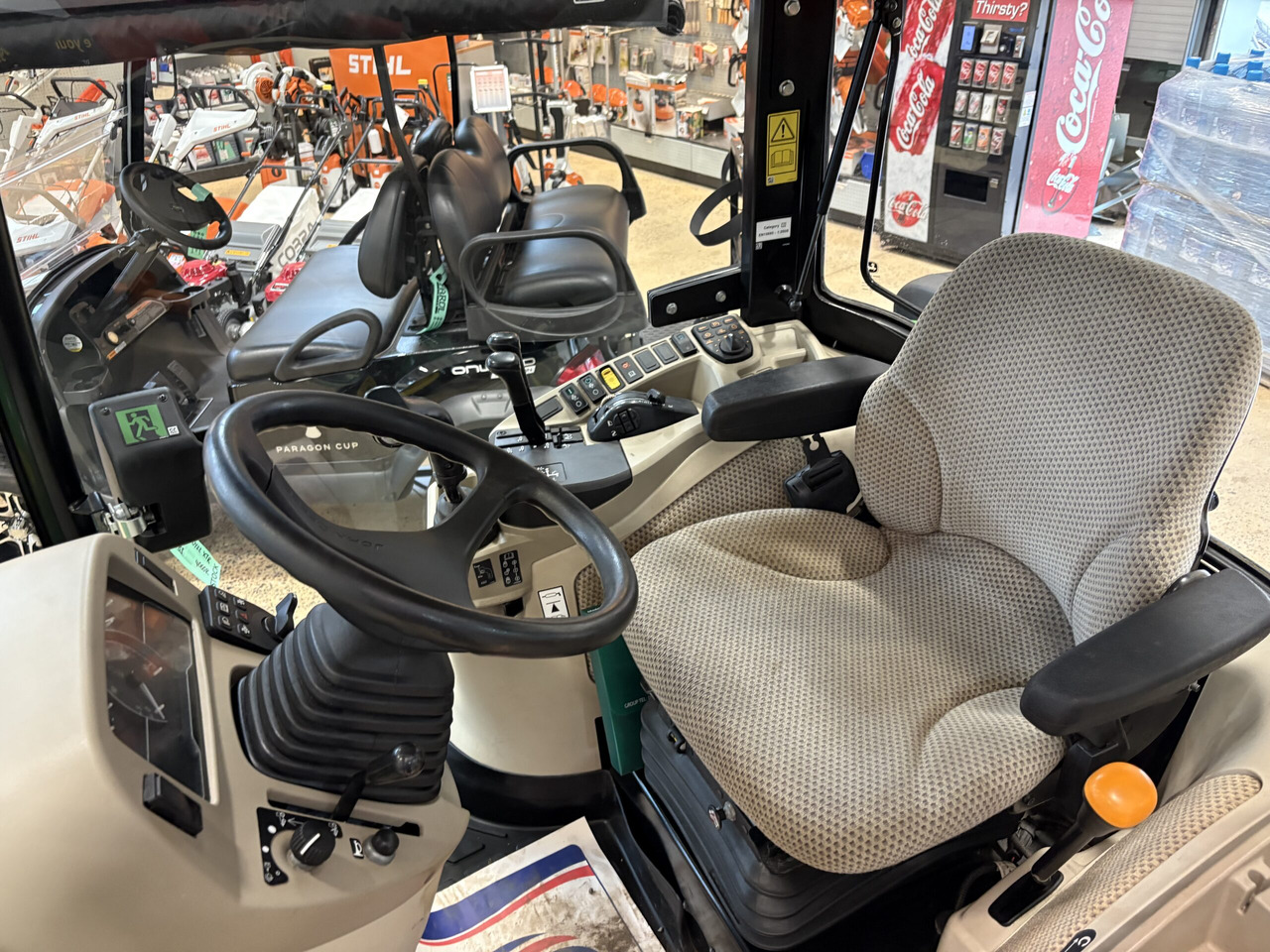 John Deere 4066R Compact Tractor - Малък трактор: снимка 4 John Deere 4066R Compact Tractor - Малък трактор: снимка 4