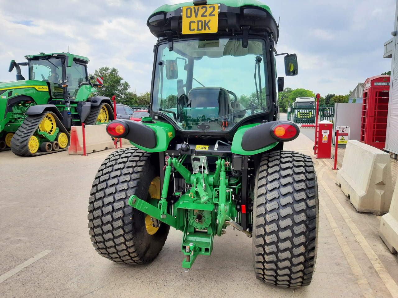 John Deere 4066R Compact Tractor - Малък трактор: снимка 4 John Deere 4066R Compact Tractor - Малък трактор: снимка 4