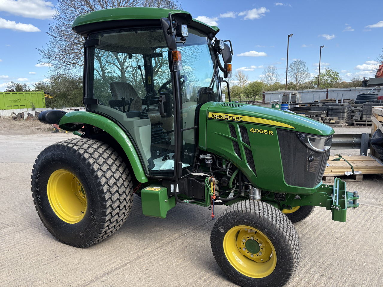 John Deere 4066R Compact Tractor - Малък трактор: снимка 2 John Deere 4066R Compact Tractor - Малък трактор: снимка 2