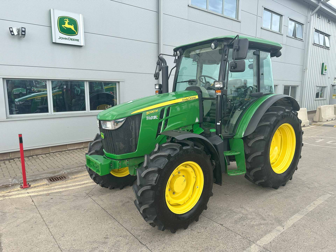 John Deere 5090M - Трактор: снимка 1 John Deere 5090M - Трактор: снимка 1
