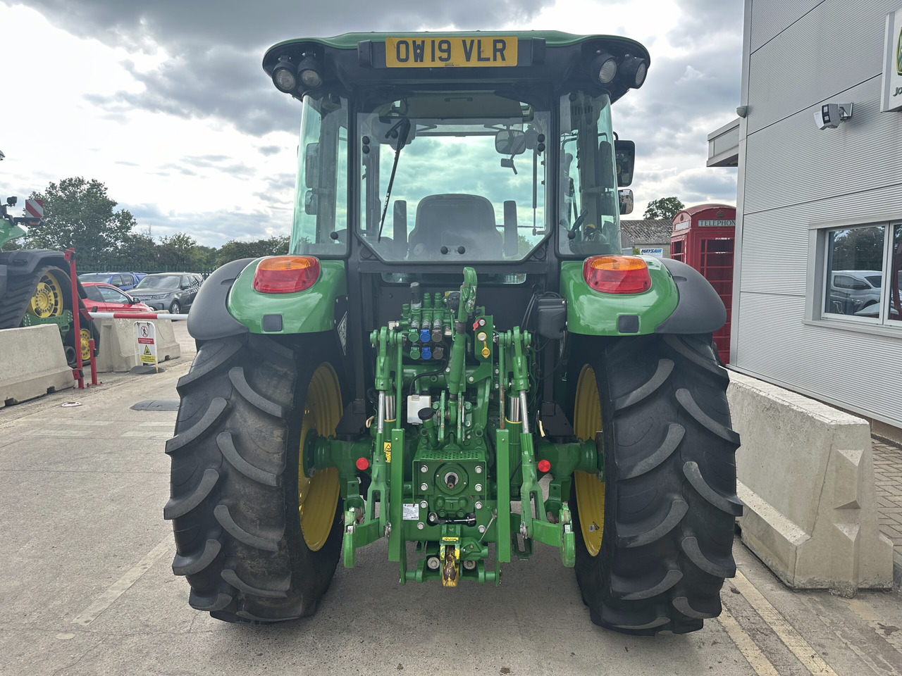 John Deere 5090M - Трактор: снимка 4 John Deere 5090M - Трактор: снимка 4
