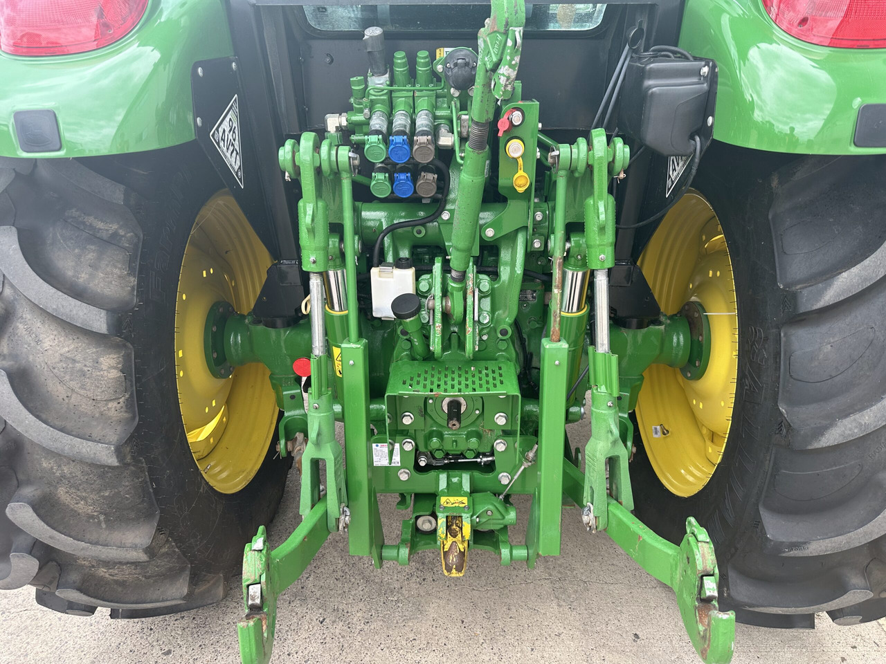 John Deere 5090M - Трактор: снимка 5 John Deere 5090M - Трактор: снимка 5
