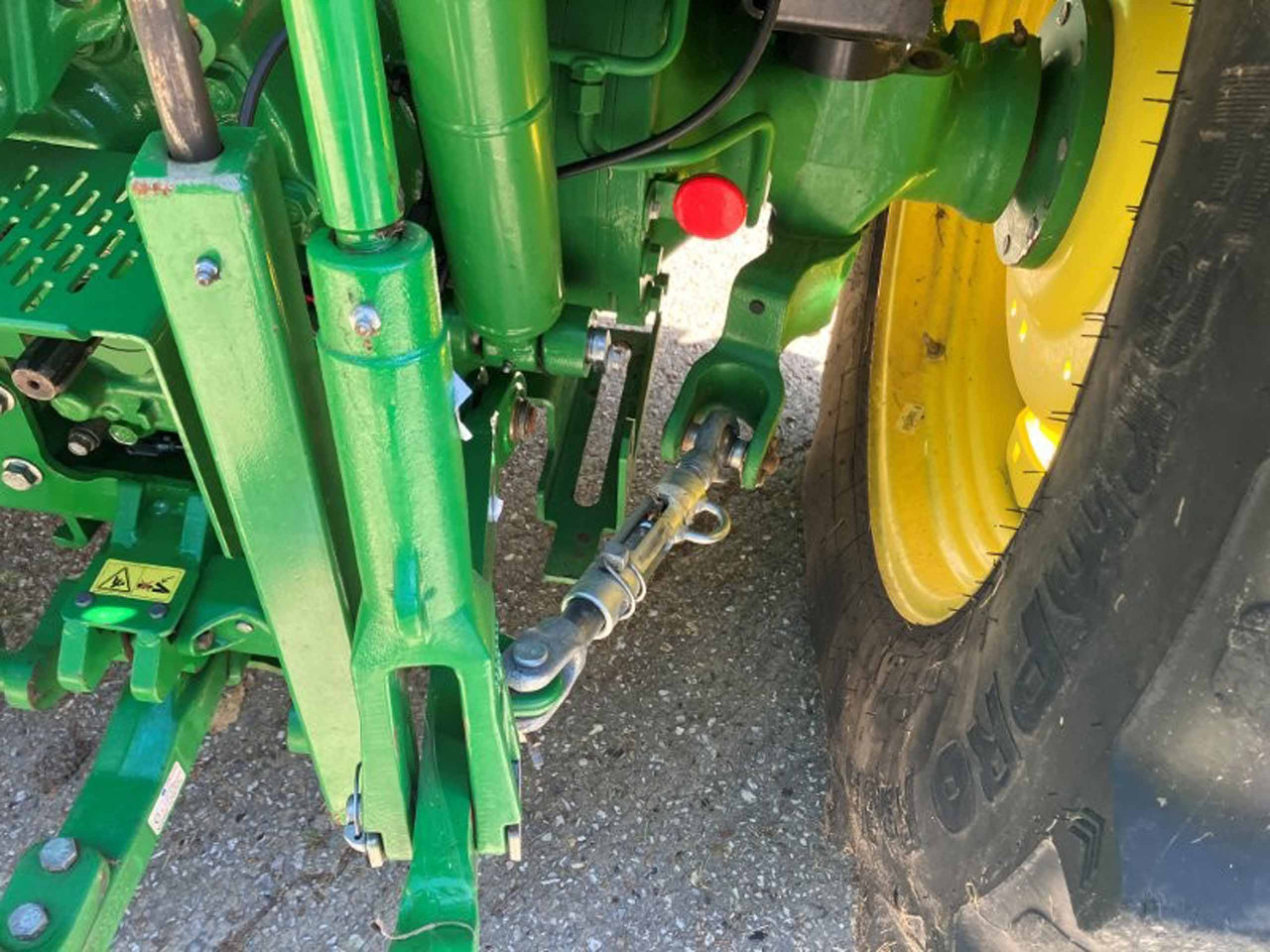 Трактор John Deere 5100M: снимка 10