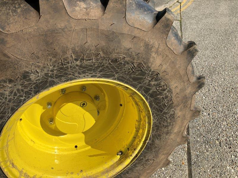 Трактор John Deere 6110M: снимка 13