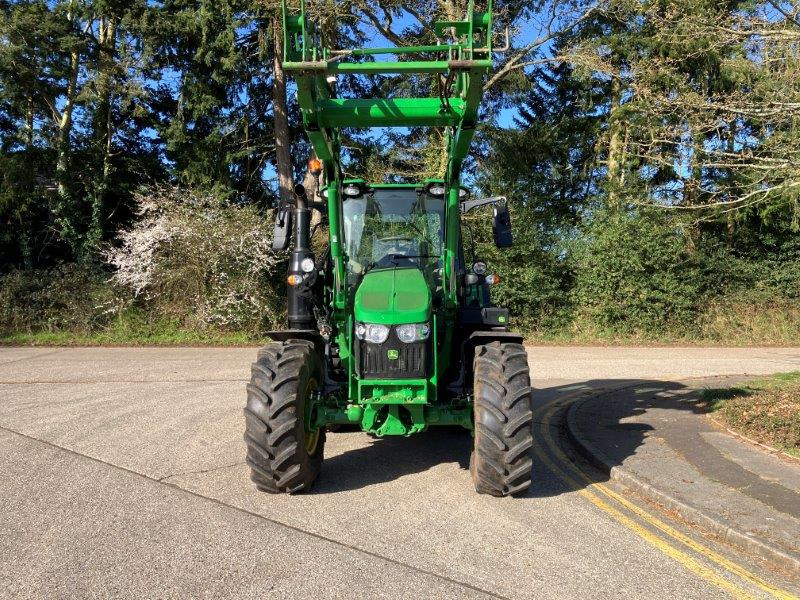John Deere 6110M - Трактор: снимка 3 John Deere 6110M - Трактор: снимка 3