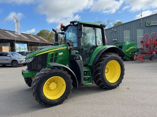 John Deere 6110M - Трактор: снимка 1 John Deere 6110M - Трактор: снимка 1