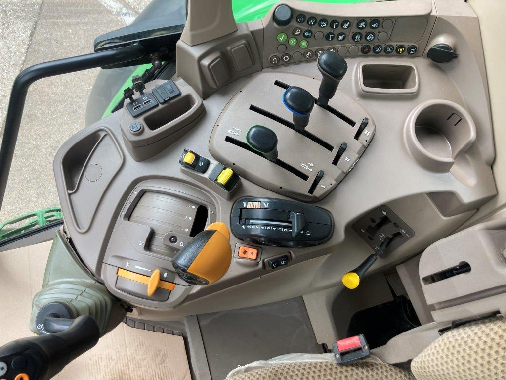 John Deere 6120M - Трактор: снимка 2 John Deere 6120M - Трактор: снимка 2