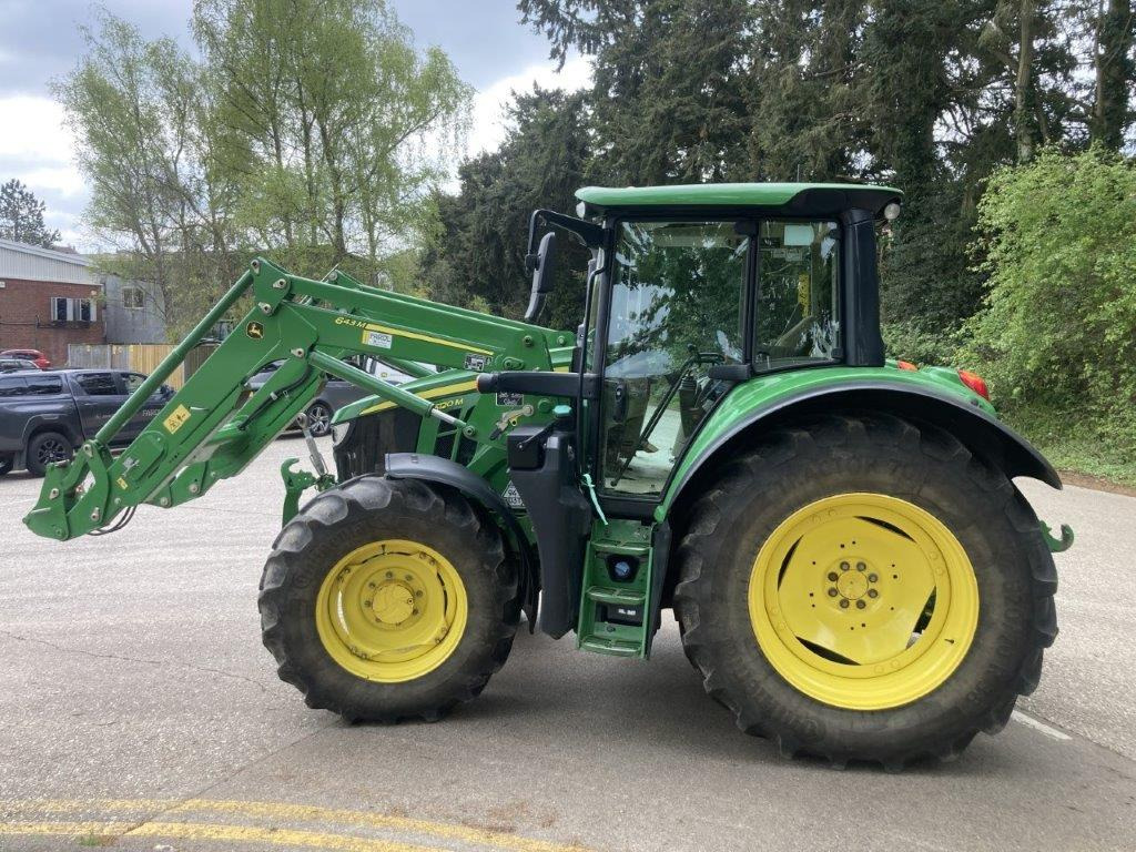John Deere 6120M - Трактор: снимка 1 John Deere 6120M - Трактор: снимка 1