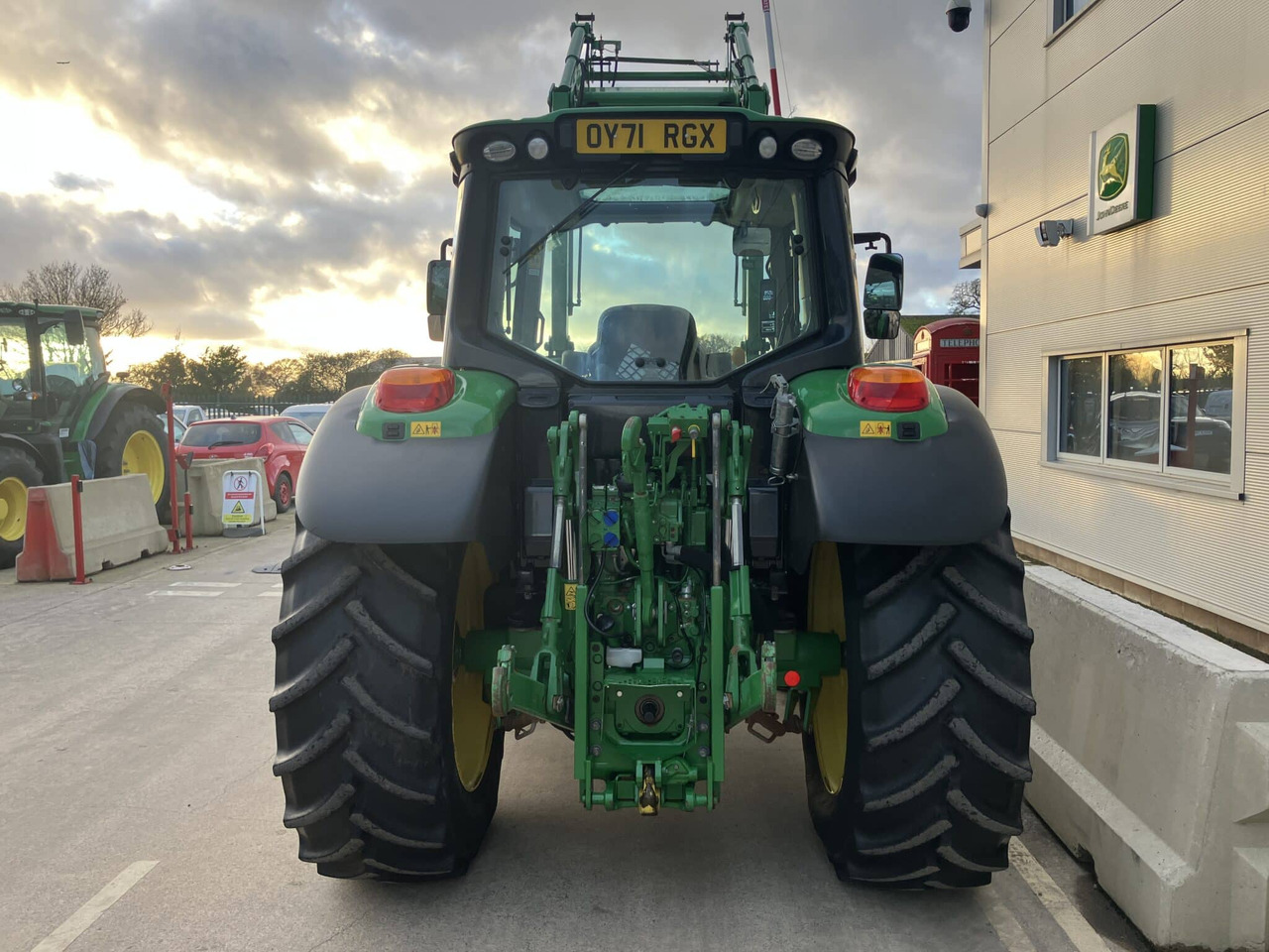 John Deere 6120M - Трактор: снимка 4 John Deere 6120M - Трактор: снимка 4