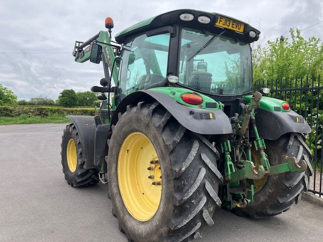 John Deere 6125R - Трактор: снимка 4 John Deere 6125R - Трактор: снимка 4