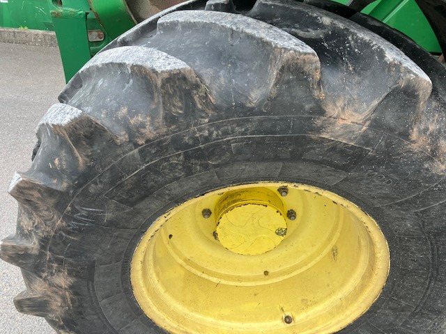 John Deere 6125R - Трактор: снимка 3 John Deere 6125R - Трактор: снимка 3