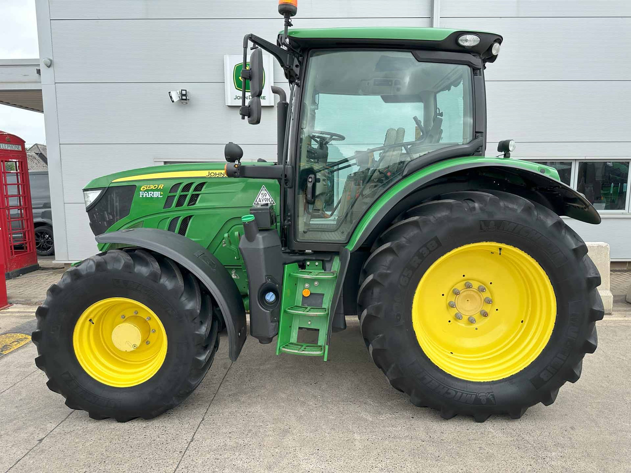 John Deere 6130R - Трактор: снимка 2 John Deere 6130R - Трактор: снимка 2