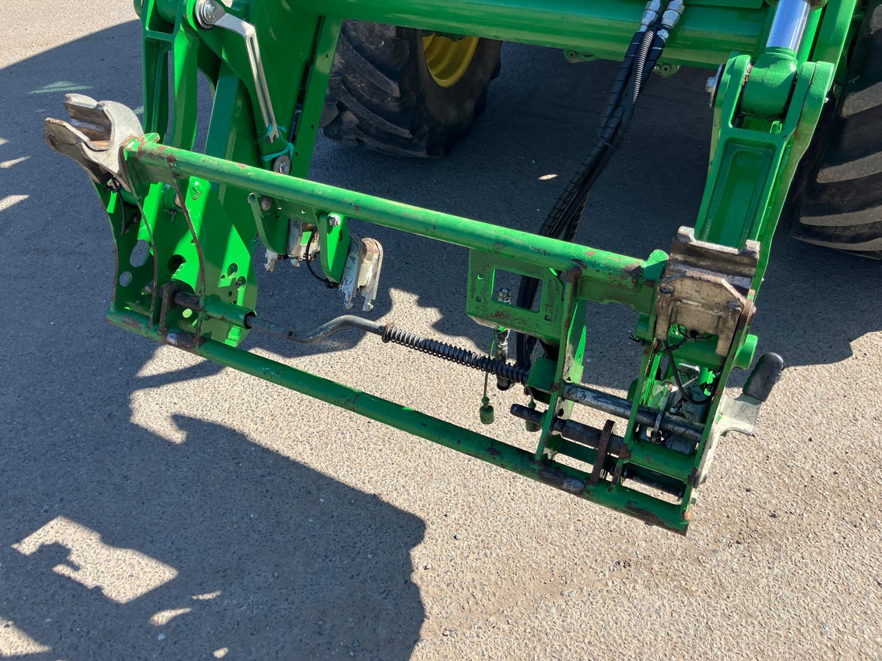 John Deere 6130R - Трактор: снимка 3 John Deere 6130R - Трактор: снимка 3