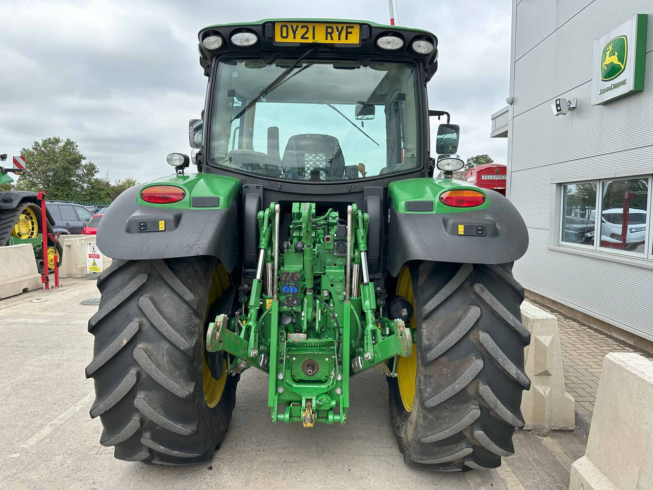 John Deere 6130R - Трактор: снимка 4 John Deere 6130R - Трактор: снимка 4