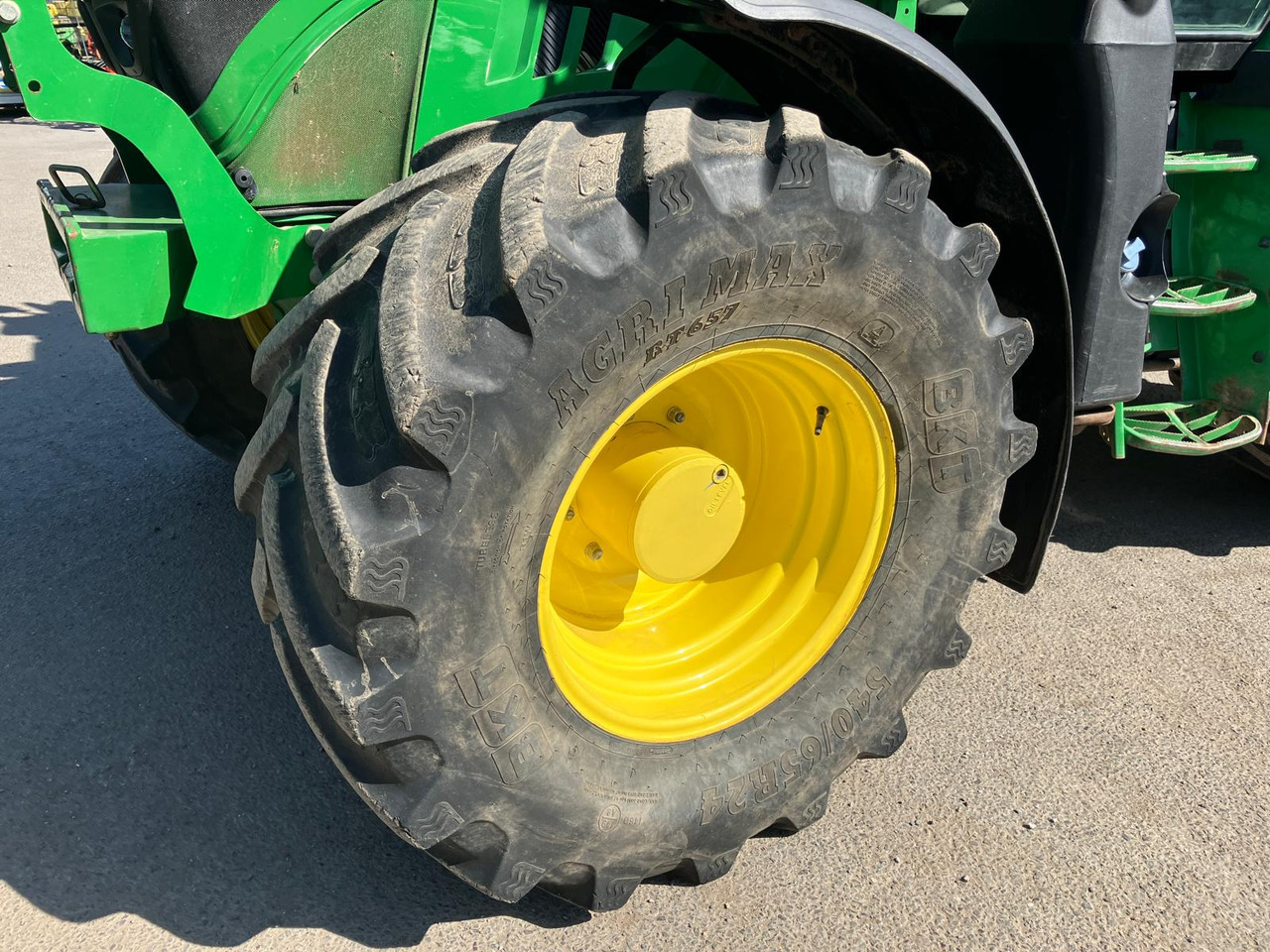 John Deere 6130R - Трактор: снимка 2 John Deere 6130R - Трактор: снимка 2