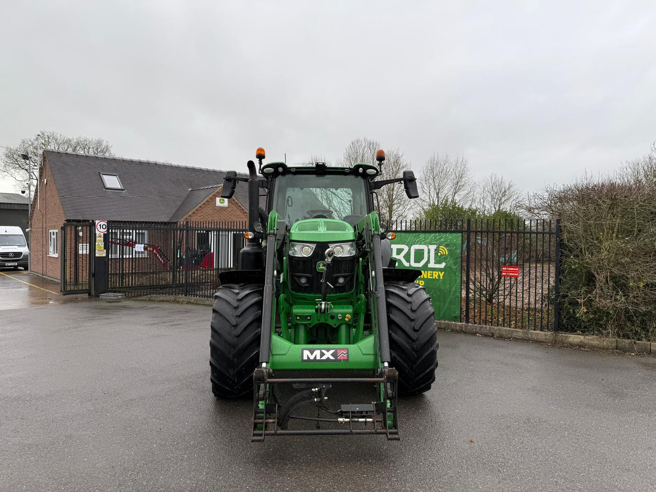 John Deere 6135R - Трактор: снимка 3 John Deere 6135R - Трактор: снимка 3