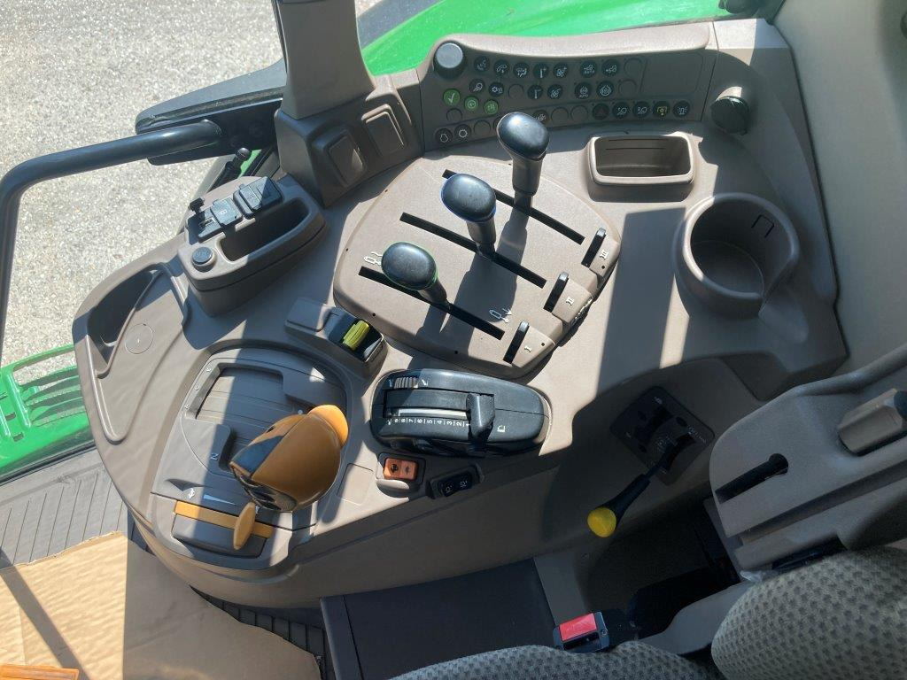 John Deere 6155M - Трактор: снимка 2 John Deere 6155M - Трактор: снимка 2