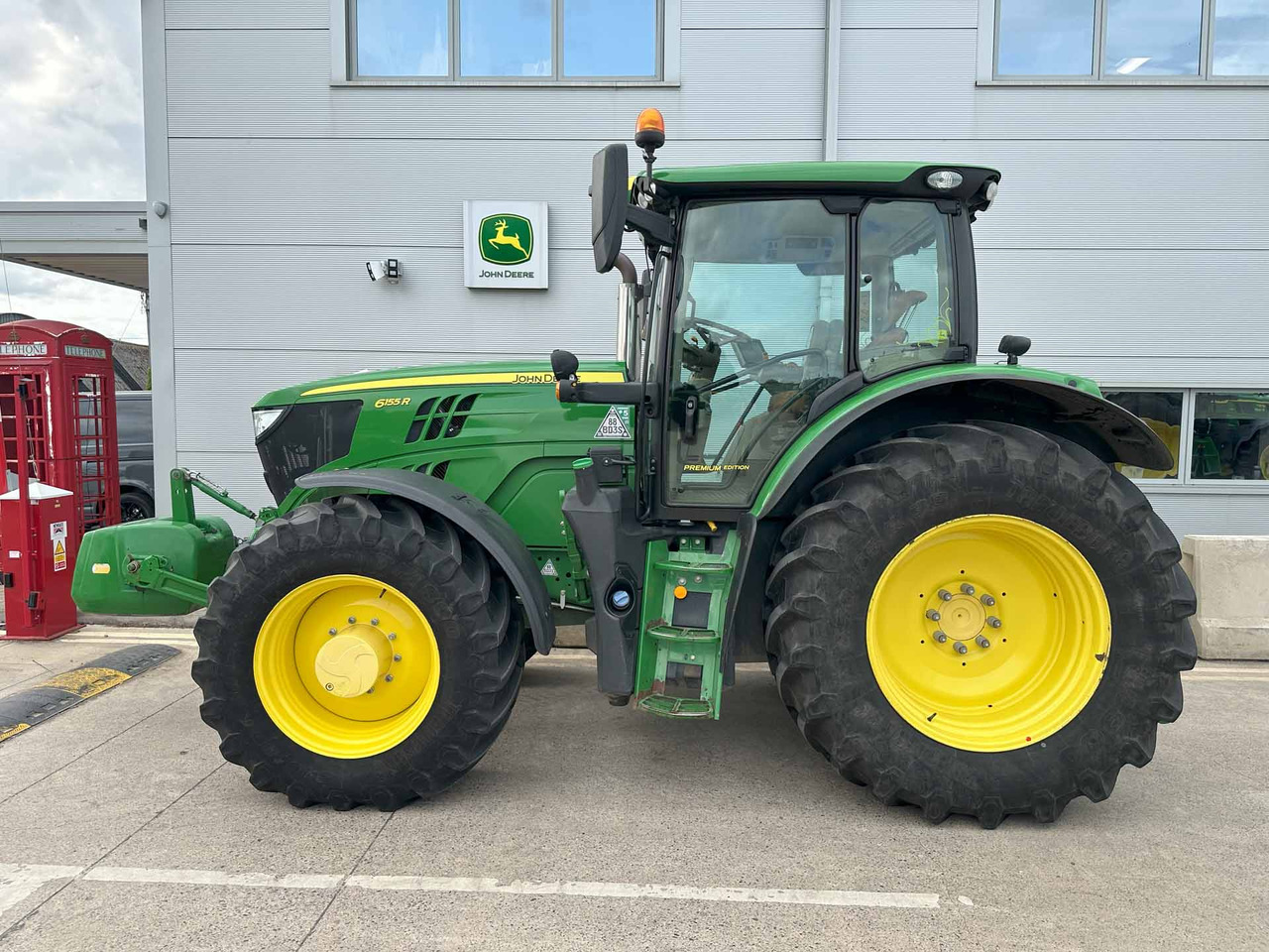 John Deere 6155R - Трактор: снимка 2 John Deere 6155R - Трактор: снимка 2