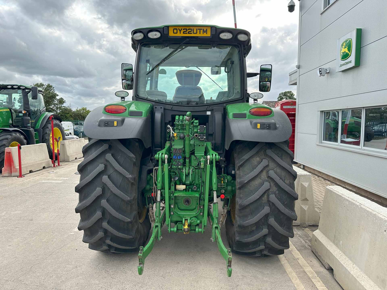 John Deere 6155R - Трактор: снимка 4 John Deere 6155R - Трактор: снимка 4