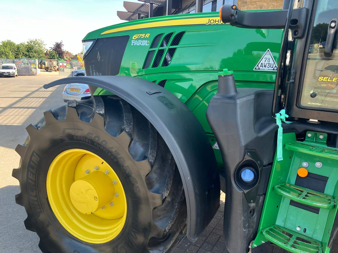 Трактор John Deere 6175R: снимка 11