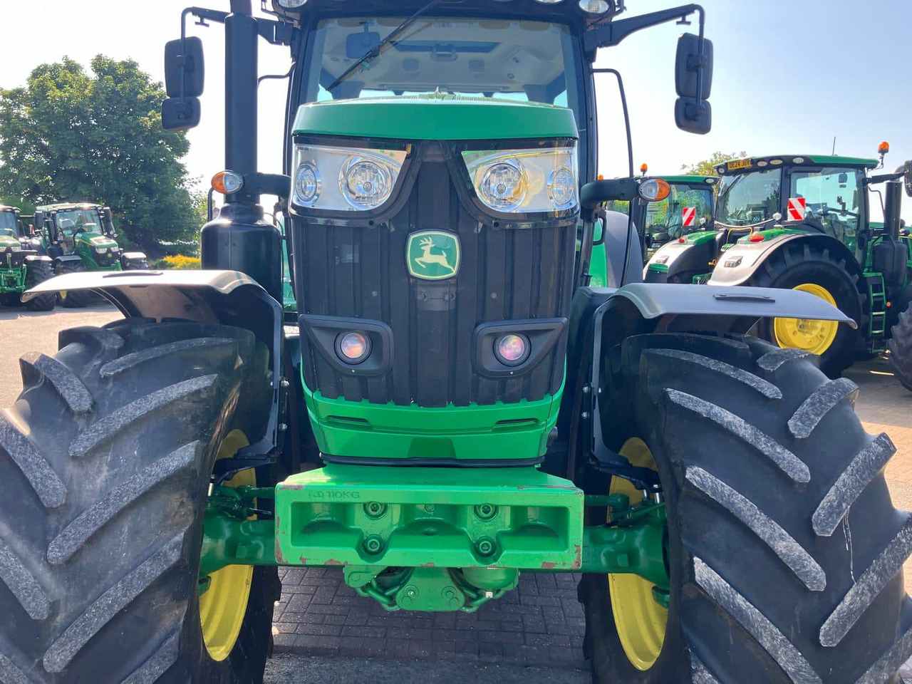 Трактор John Deere 6175R: снимка 15