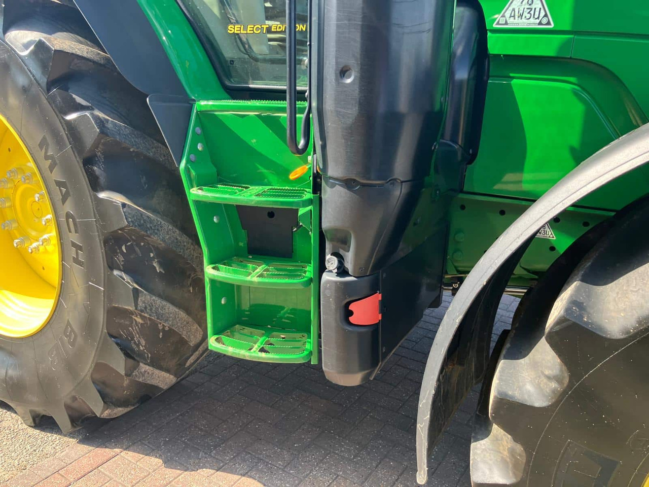 Трактор John Deere 6175R: снимка 18