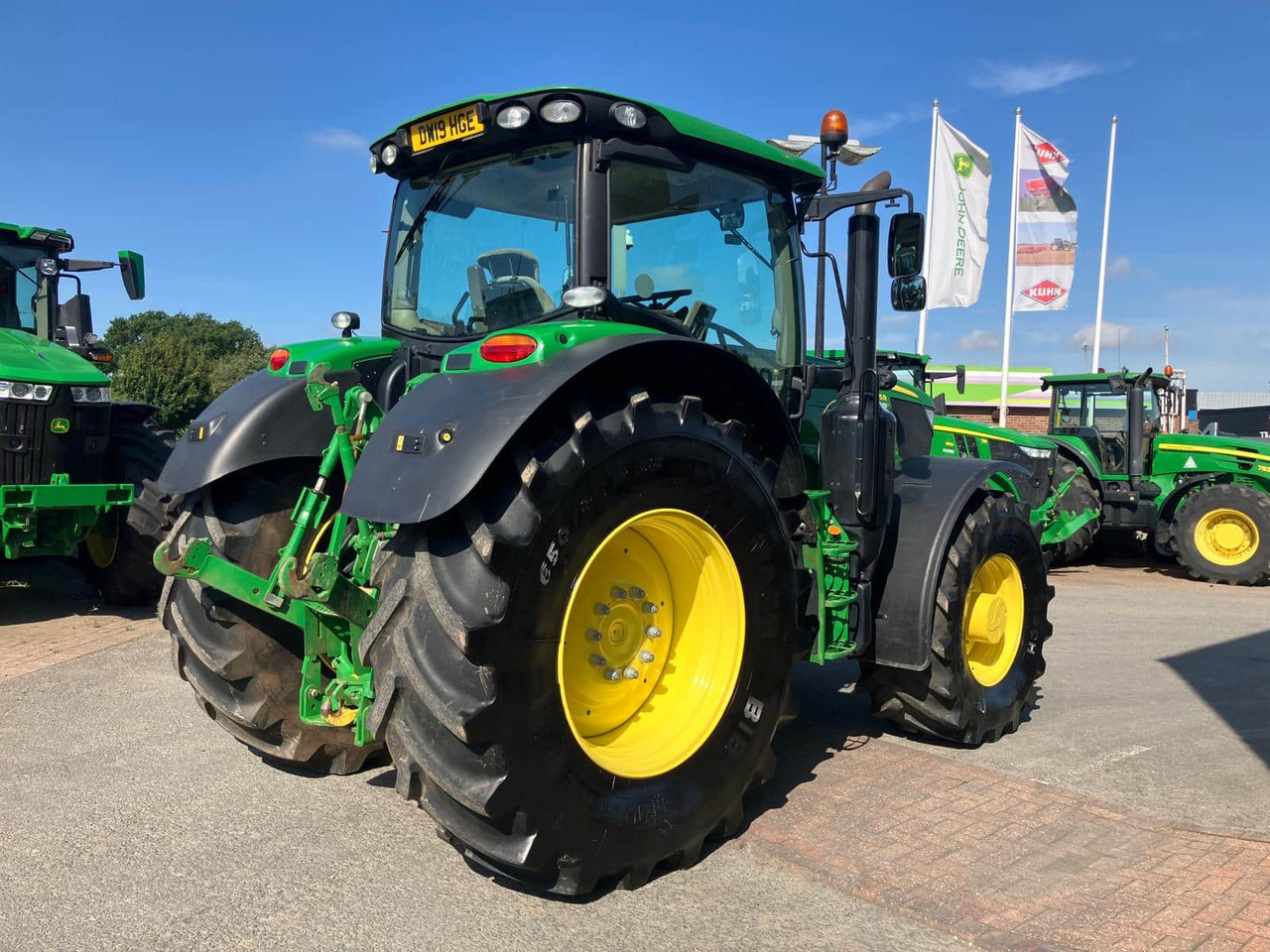 Трактор John Deere 6175R: снимка 7