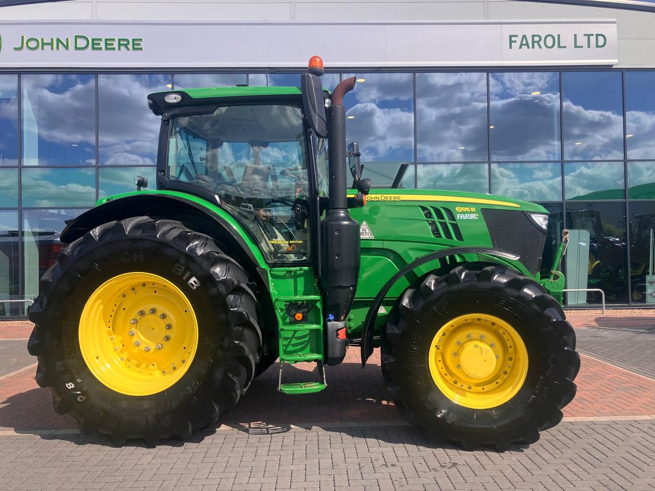 John Deere 6195R - Трактор: снимка 3 John Deere 6195R - Трактор: снимка 3