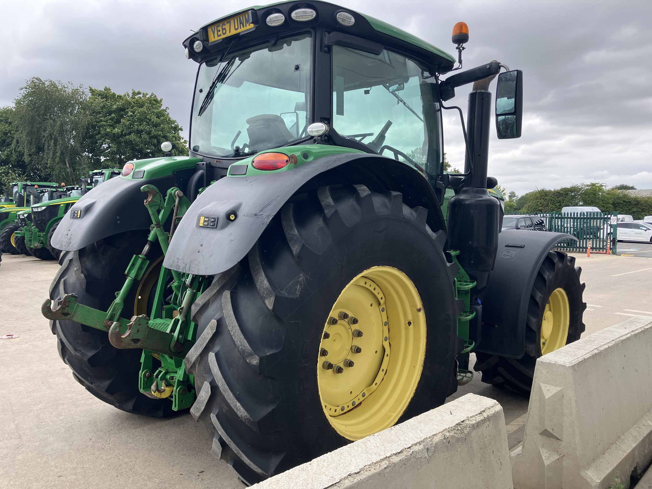 John Deere 6215R - Трактор: снимка 5 John Deere 6215R - Трактор: снимка 5