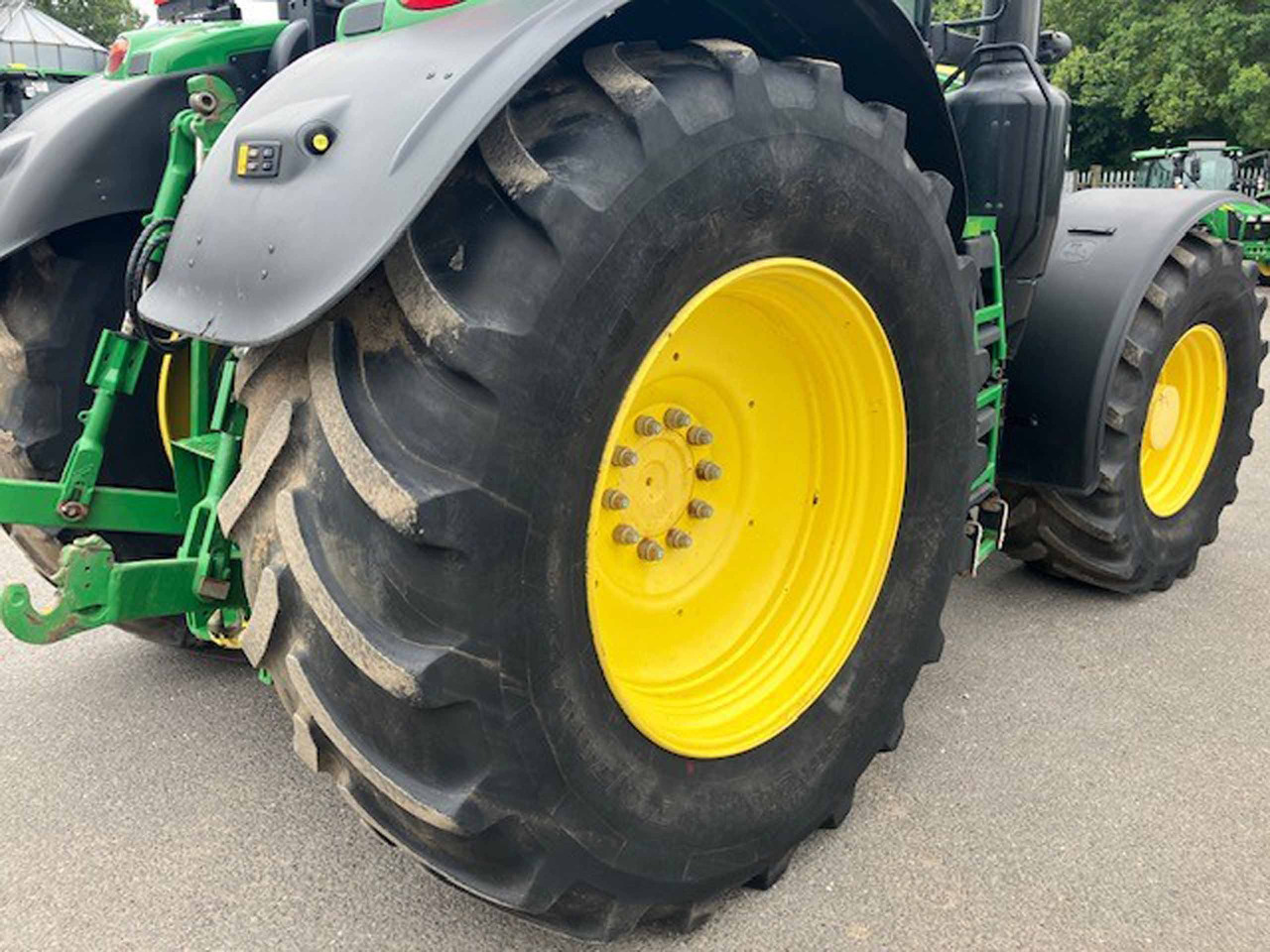 Трактор John Deere 6250R: снимка 8