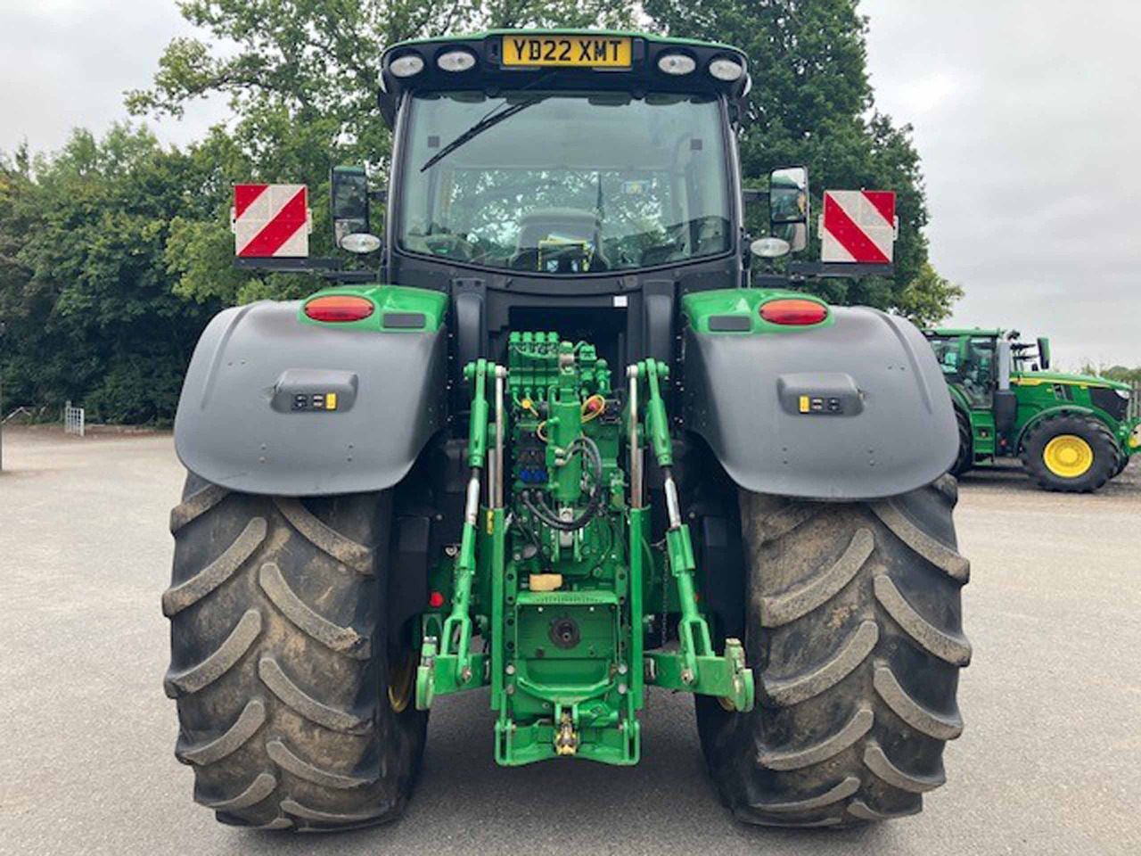 Трактор John Deere 6250R: снимка 10