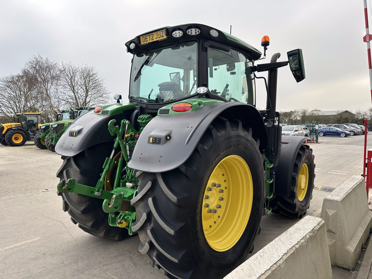 John Deere 6R 215 - Трактор: снимка 5 John Deere 6R 215 - Трактор: снимка 5