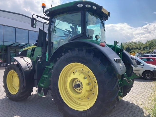 John Deere 7230R - Трактор: снимка 4 John Deere 7230R - Трактор: снимка 4