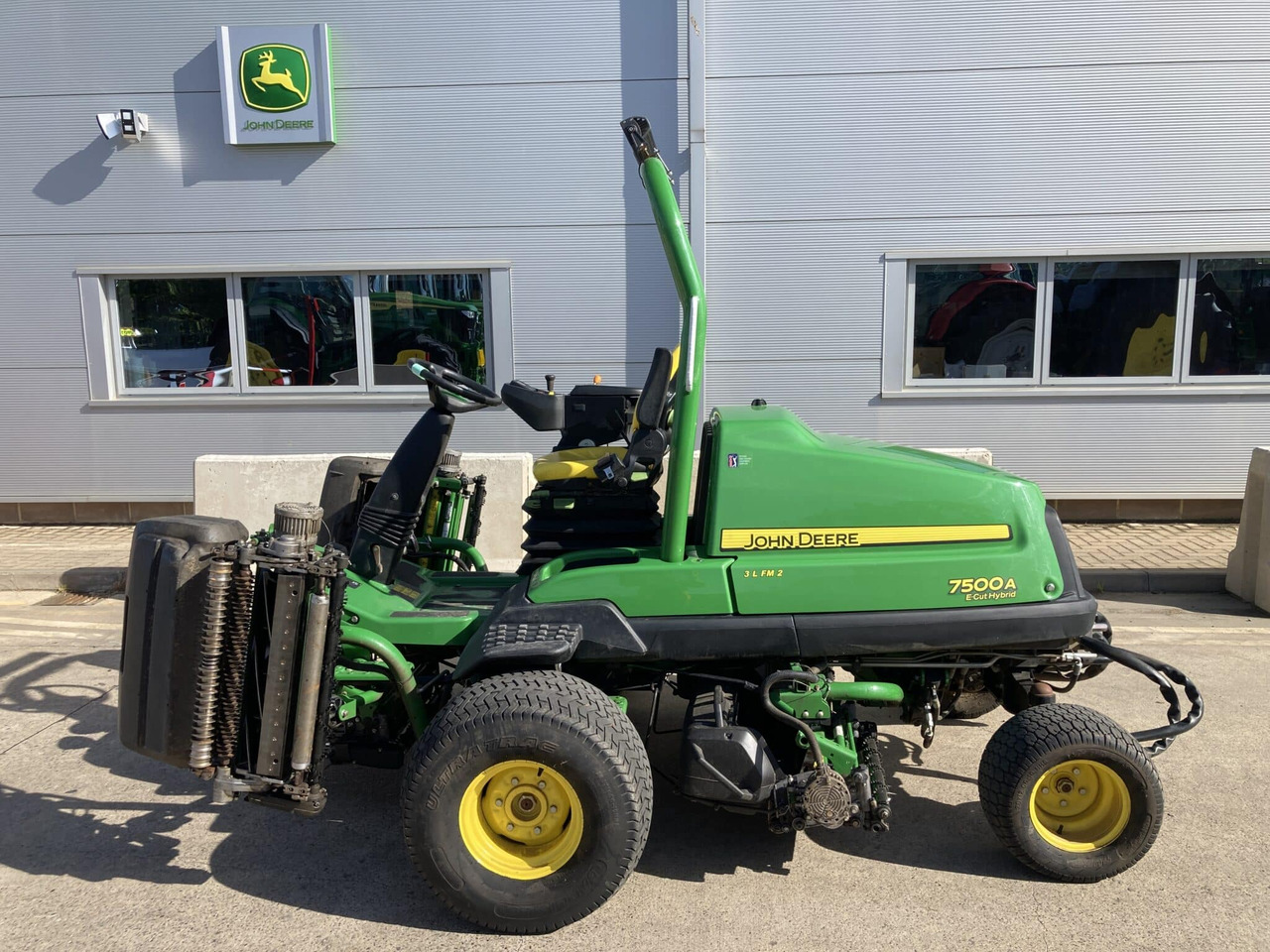 John Deere 7500AE Fairway Mower - Косачка за трева: снимка 2 John Deere 7500AE Fairway Mower - Косачка за трева: снимка 2
