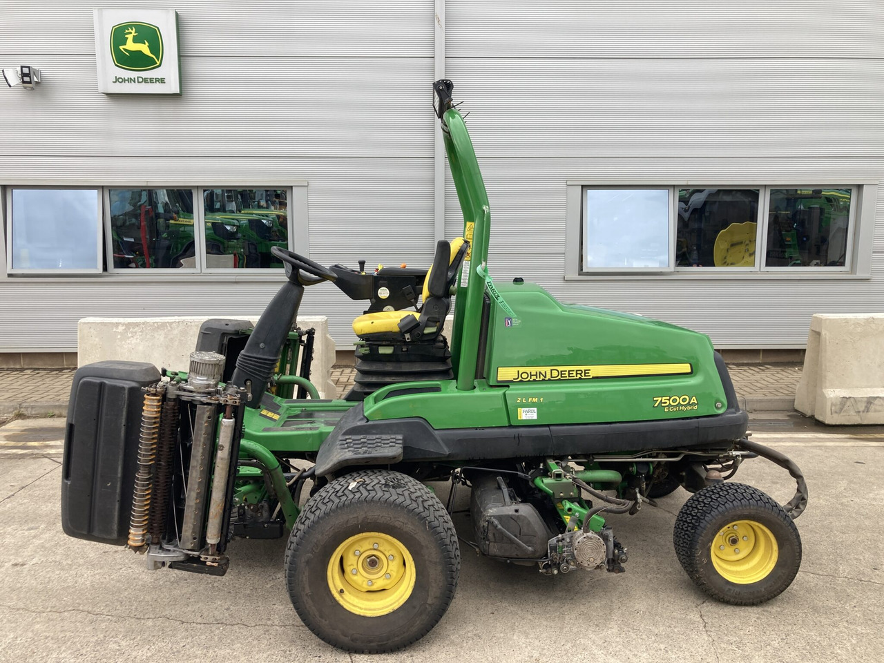 John Deere 7500AE light weight fairway mower - Косачка за трева: снимка 2 John Deere 7500AE light weight fairway mower - Косачка за трева: снимка 2