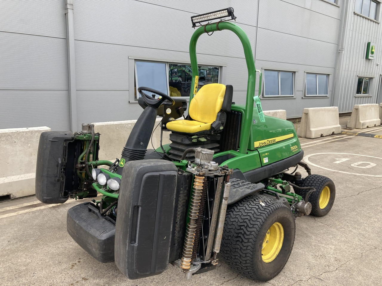 John Deere 7500AE light weight fairway mower - Косачка за трева: снимка 1 John Deere 7500AE light weight fairway mower - Косачка за трева: снимка 1