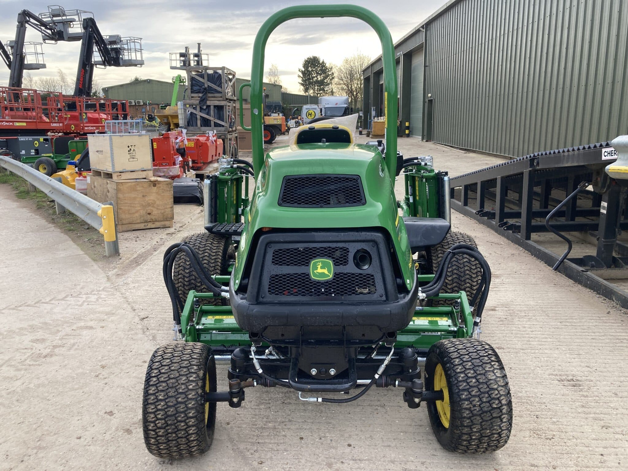 John Deere 7700A Fairway Mower - Косачка за трева: снимка 4 John Deere 7700A Fairway Mower - Косачка за трева: снимка 4
