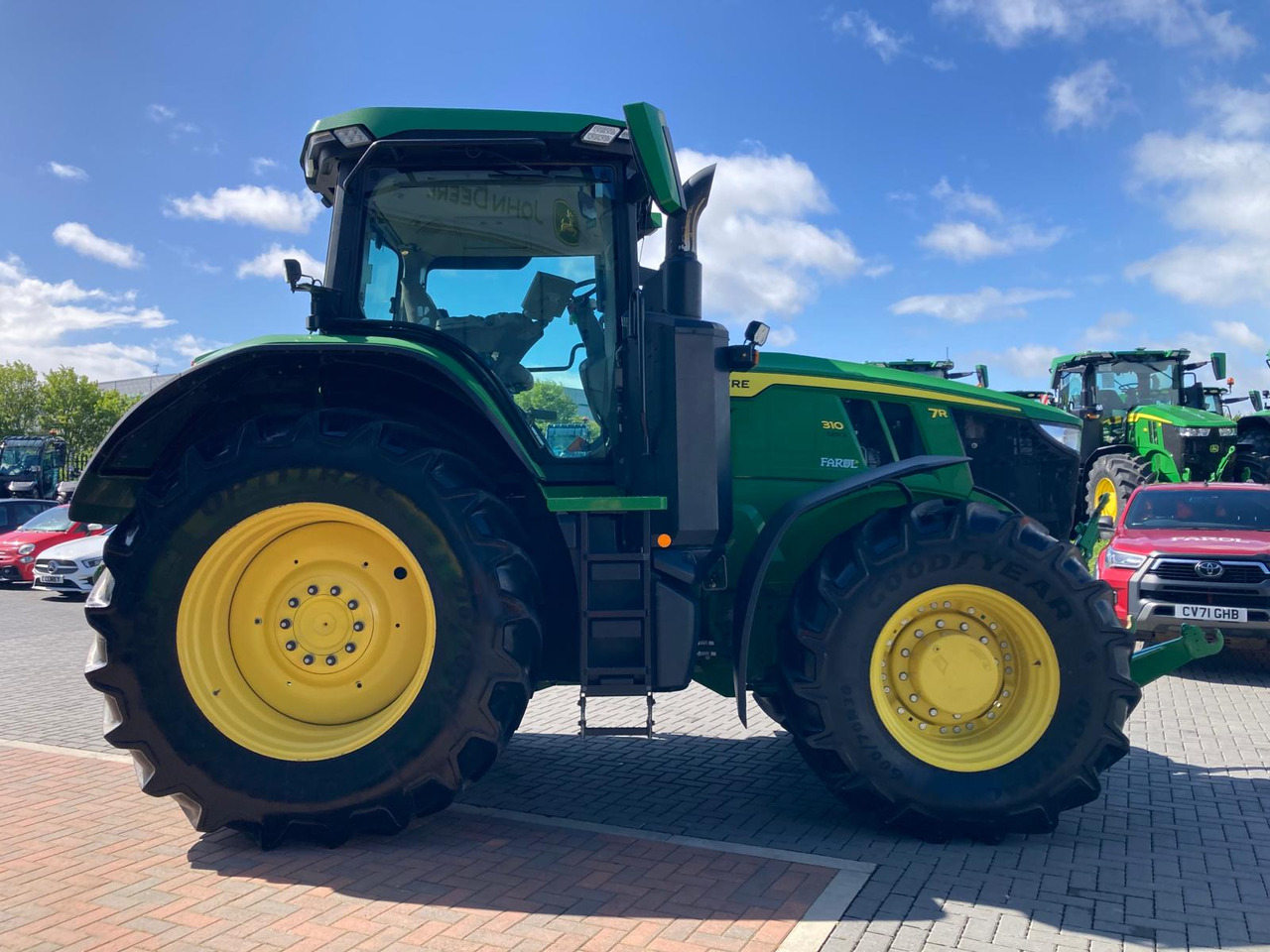 John Deere 7R 310 - Трактор: снимка 2 John Deere 7R 310 - Трактор: снимка 2