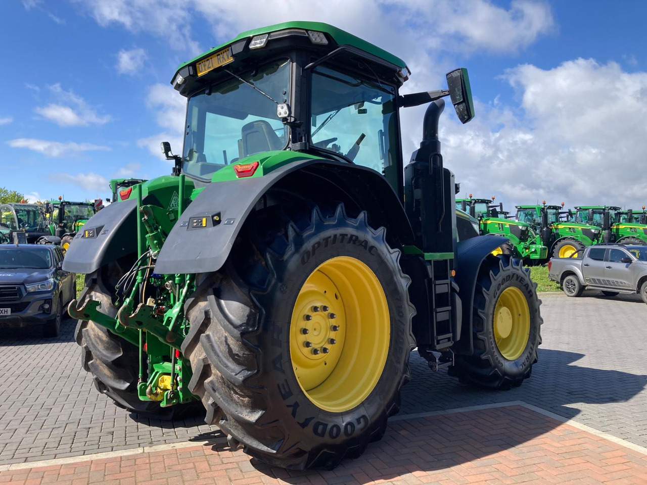 John Deere 7R 310 - Трактор: снимка 3 John Deere 7R 310 - Трактор: снимка 3